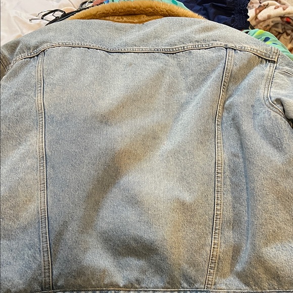 Levi's Light Blue Denim Jacket with Faux Fur Collar - Picture 6 of 6